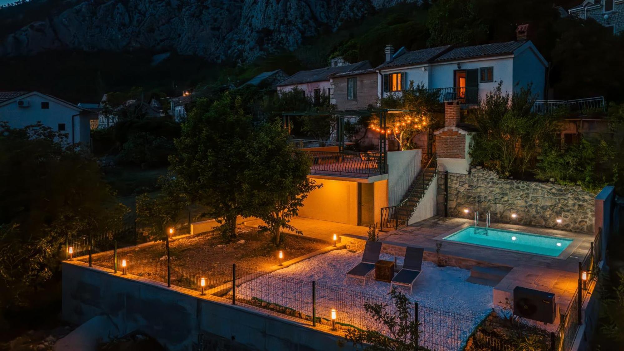 House Dida Mate - Cozy House In Nature With Heated Pool Tučepi Екстериор снимка