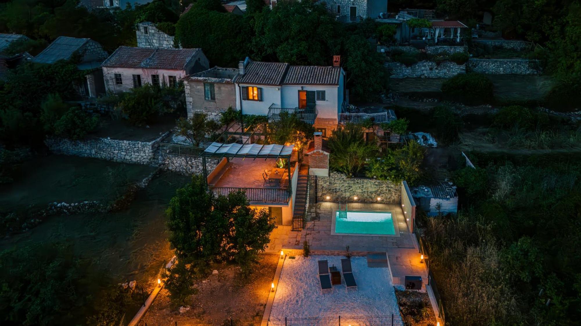 House Dida Mate - Cozy House In Nature With Heated Pool Tučepi Екстериор снимка