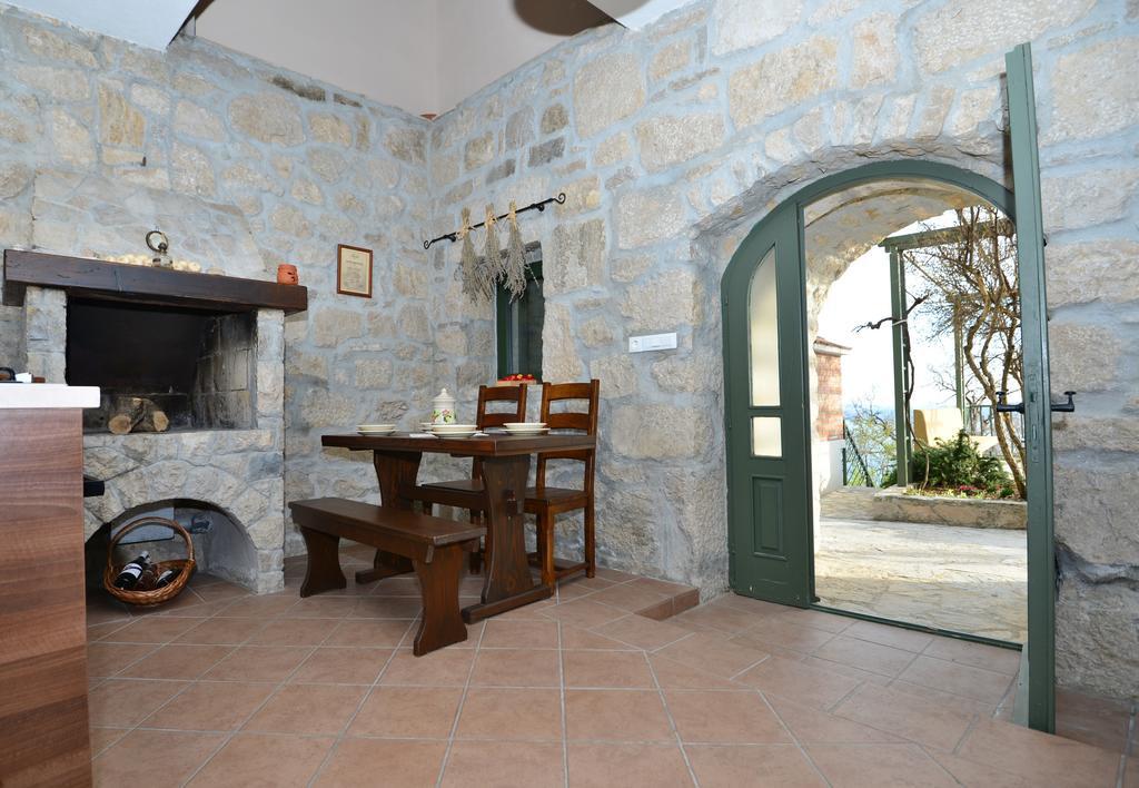 House Dida Mate - Cozy House In Nature With Heated Pool Tučepi Екстериор снимка