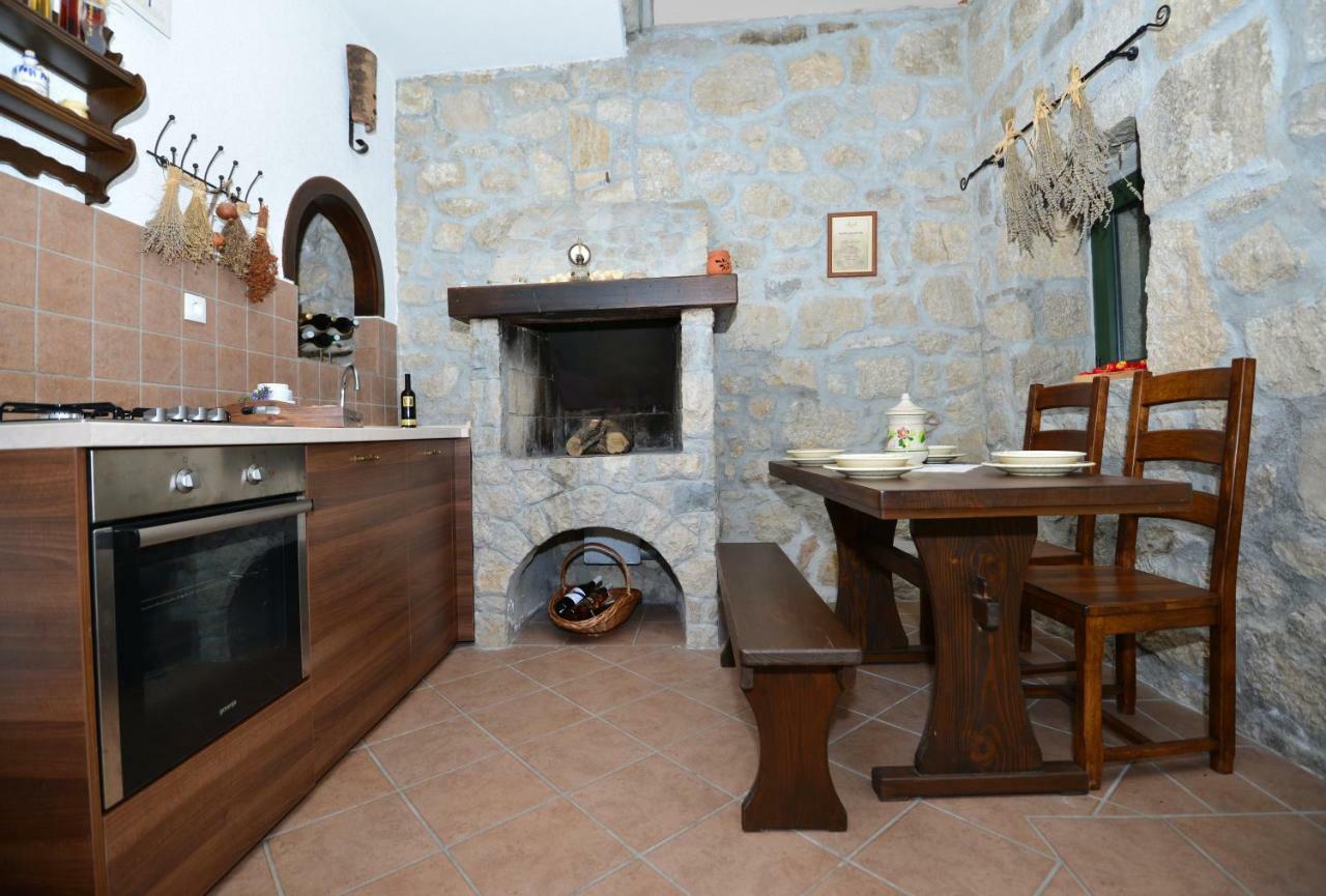 House Dida Mate - Cozy House In Nature With Heated Pool Tučepi Екстериор снимка